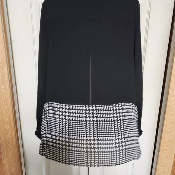 Michael Kors Black and White Button-Up Shirt - Picture 10 of 10